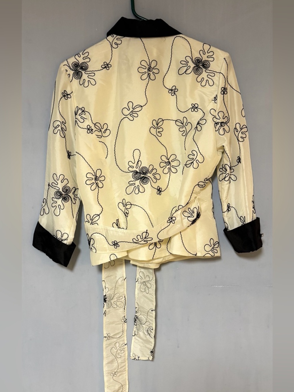 J.R. Nites Cream Floral Tie-Waist Blouse with Black Trim Collar - Picture 2 of 7